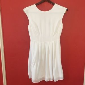 Flowy white dress sz 4